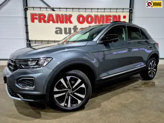 Volkswagen T-ROC 1.5 TSI 150PK United + Dealer OH|Panorama|Keyless|Park Assist|Dodehoek|Camera|LED|D