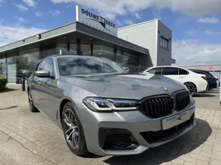 BMW 5 Serie Touring 530e High Executive M Sport Pano-Dak | Trekhaak | Adapt. Cruise | Leer | HUD | C
