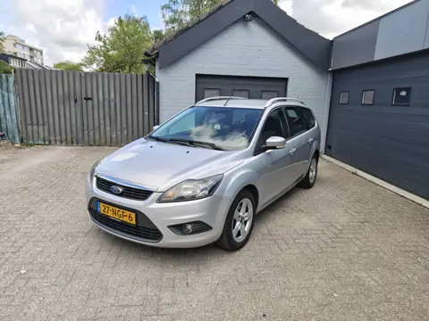 Ford Focus Wagon 1.6 Comfort,Airco Cruise control,Trekhaak,nieuwe apk.