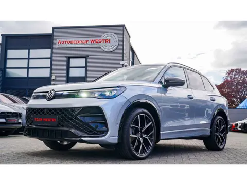 Volkswagen Tiguan 1.5 eTSI R-Line Edition | 360 camera | Massage | Stuurwiel Verwarming | IQ Light |