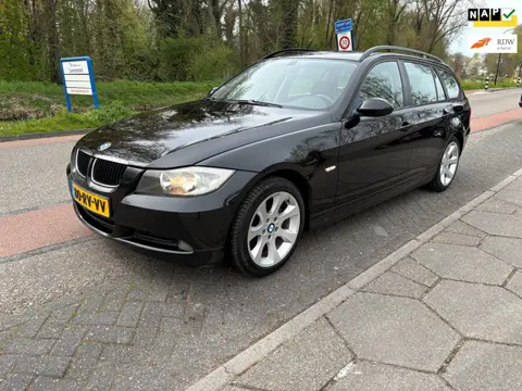 BMW 3-serie Touring 320i + APK 2027!!