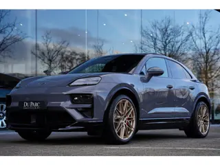Porsche Macan Turbo 100 kWh / Passenger Display / Panoramadak / 2 D.Km