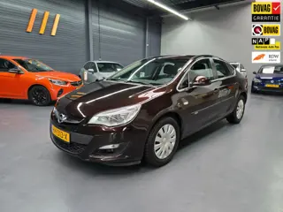 Opel Astra 1.4 Turbo Edition 1E EIGENAAR NAVI BLUETOOTH PARKEER SENSOREN NAP NL AL AUTO