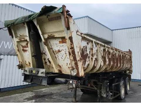 Fruehauf 2 Axle , 8 Tyres , Steel Tipper , Spring Suspension , Drum Brakes