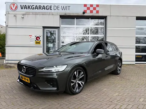 Volvo V60 2.0 T6 Recharge AWD R-Design | Camera | Pilot | Bliss