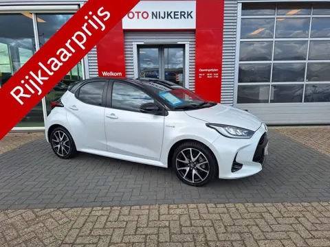 Toyota Yaris 1.5 Hybrid Style Bi-Tone Limited (bj 2021)
