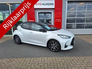 Toyota Yaris 1.5 Hybrid Style Bi-Tone Limited (bj 2021)