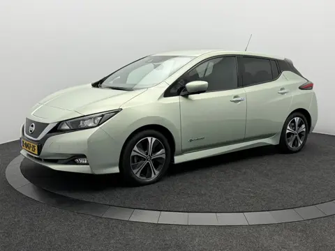 Nissan Leaf Tekna 40 kWh SOH 90% | Trekhaak | Warmtepomp | 360° Camera | Navigatie | Stoel/Stuurverw
