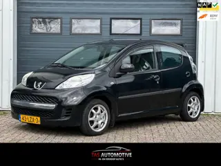 Peugeot 107 1.0-12V Urban Move AIRCO / NAP / NIEUWE APK!