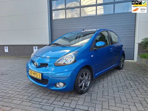 Toyota Aygo | 1.0-12V Dynamic Blue | Nieuwe koppeling | Airco | Navi | groot scherm |