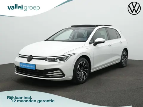 Volkswagen Golf 1.4 eHybrid 204 pk Style | Panoramadak | Geheugen-/massagestoel | Adaptive Cruise | 