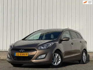 Hyundai I30 Wagon 1.6 GDI Business Edition Navigatie,Climate,Cruise,PDC,LMV,ElektrischeRamen,DealerO