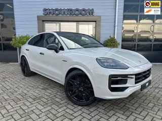 Porsche Cayenne Coupé 3.0 E-Hybrid 23inch Vossen velgen|Pano|Sportchrono|Softclose|Sfeerverlichting