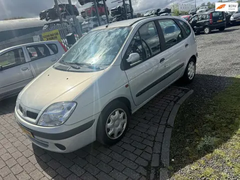 Renault Mégane Scénic 1.6-16V RN lees advertentie goed door apk tot augustus 2026