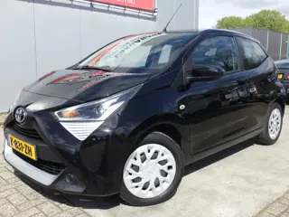 Toyota Aygo 1.0 VVT-i x-play Airco, Carplay, 5 DRS, NL/NAP!