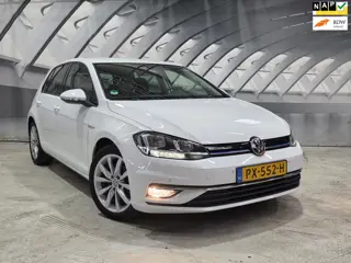 Volkswagen Golf 1.5 TSI DSG Alcantara camera