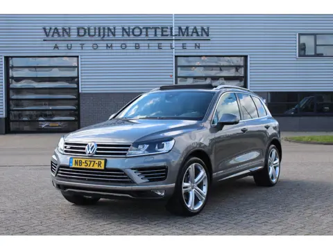 Volkswagen Touareg 3.0 TDI R-line / Panoramadak / Keyless / N.A.P.