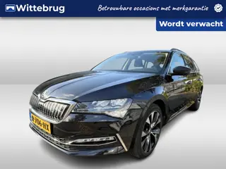 Škoda Superb Combi 1.4 TSI iV 218pk Business Edition DSG Automaat 18"LM Velgen / Stoelverwarming / C