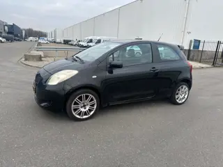 Toyota Yaris 1.3 VVTi Sol