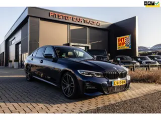 BMW 3-serie 318i M-Sport, Tanzanite, Sfeerverlichting, 19 inch, Carplay!