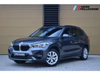 BMW X1 sDrive20i * Sportstoelen * Trekhaak * Sportline * LED * Facelift *
