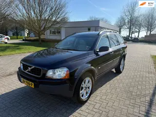 Volvo XC90 2.4D Kinetic 7 Persoons Automaat 2004 wheelhouse Defect