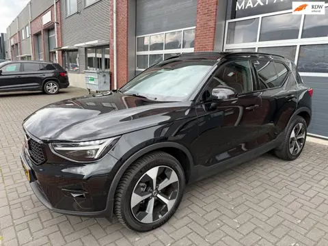 Volvo XC40 2.0 B4 Plus Dark LED ACC Pano Trekhaak 360cam H/K