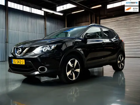 Nissan Qashqai 1.2 Connect Edition 3d cam_Trekh_Panoramadak