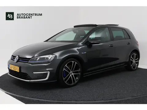 Volkswagen Golf 1.4 TSI GTE (PANORAMADAK, STOELVERWARMING, CAMERA, NAVIGATIE, CARPLAY, PARKEERSENSOR