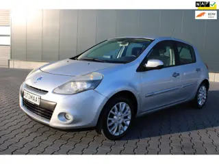 Renault Clio 1.6 Dynamique 5 deurs Automaat Navigatie, Cruise, Trekhaak