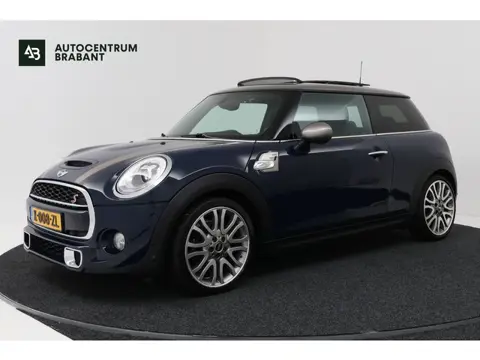 Mini Mini 2.0 Cooper S Chili Serious Business (PANORAMADAK, STOELVERWARMING, H&K AUDIO, NAVIGATIE, C