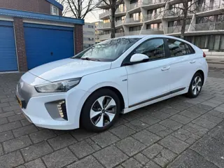 Hyundai IONIQ Comfort EV White Metallic NW APK NAP