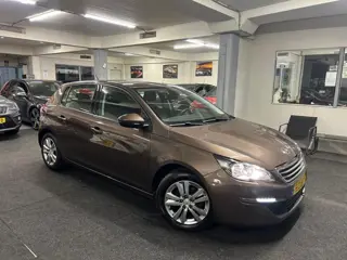 Peugeot 308 1.2 VTi Active*5deurs*Navigatie*Velgen