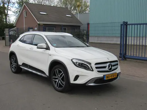 Mercedes-Benz GLA 180 Ambition (bj 2016, automaat)