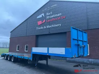 Nooteboom OSD-48-03 VL 3 assige uitschuifbare en verbreedbare semi-dieplader. Achterste as gestuurd.