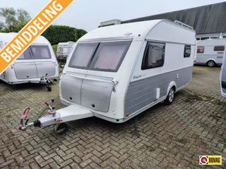 Kip Grey Line Special 44 EKL met doucheruimte