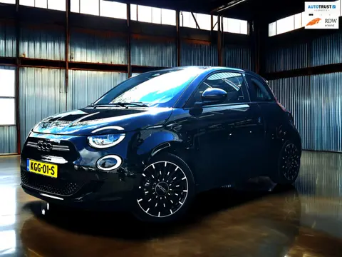 Fiat 500 Icon 42 kWh Panoramadak_Zeer nette auto