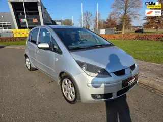 Mitsubishi Colt 1.3 Invite 5 deurs airco leer