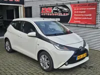 Toyota Aygo 1.0 VVT-i x play Toyota Aygo, 1.0i VVT-i x-play *** AIRCO-CAMERA-SP.WIELEN-ELECTR.RAMEN-
