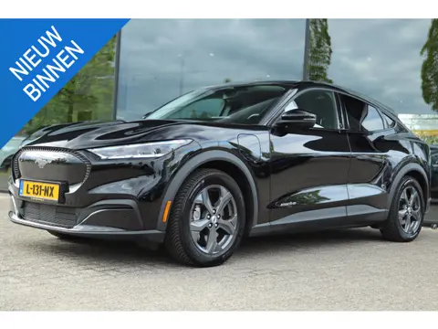FORD MUSTANG MACH-E RWD 75KWH SOH 95% | CARPLAY | CAMERA | WINTERPACK | LEDER | DODEHOEK