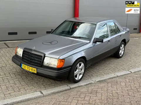 Mercedes-Benz 200-500 (W124) 250 D