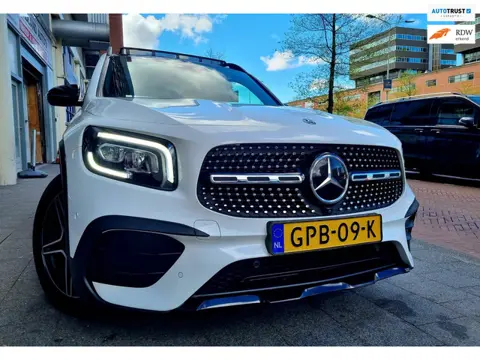 Mercedes-Benz GLB 250 4MATIC AMG Line Pano Vol
