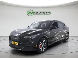 Ford Mustang Mach-E AWD 75 kWh | SOH 94% | Trekhaak | Panoramadak | 360 Camera | Bang & Olufsen | Me