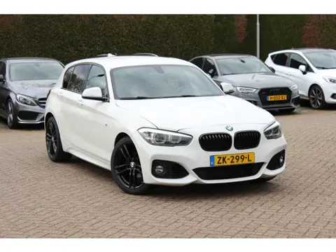 BMW 1-serie 118i Edition M Sport Shadow High Exe. / Leder / Navigatie / Parkeerhulp achter / Keyless