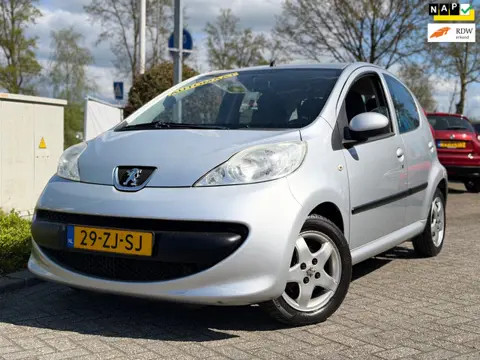 Peugeot 107 1.0-12V XS Urban Move AUTOMAAT 2e eigenaar airco 5drs
