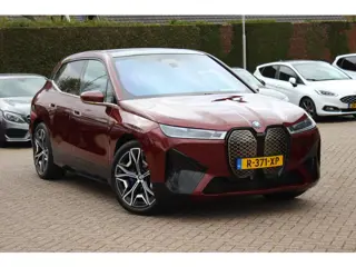 BMW iX xDrive40 High Executive 77 kWh / Trekhaak / Panoramadak / 360Camera / Head-up / Leder / Softc
