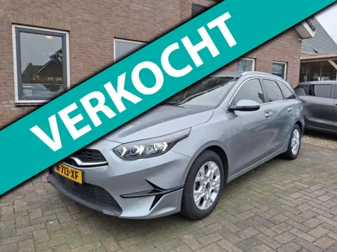 Kia Ceed Sportswagon 1.0 T-GDi DynamicPlusLine. Dealer onderhouden, zeer netjes en luxe o.a. stoel- 
