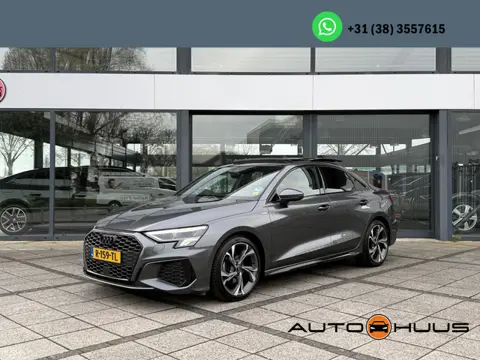 Audi A3 Limousine Aut. 30 TFSI S-Line | Panorama | Stoel verwarming | Virtual |
