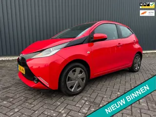 Toyota Aygo 1.0 VVT-i x-play ( KM NAP + 5 DRS )
