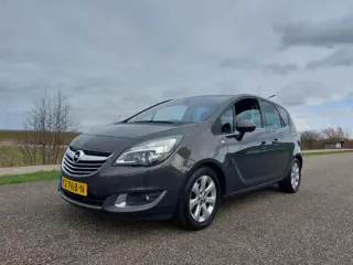 Opel Meriva 1.4 Turbo Blitz. TREKHAAK. LEDEREN BEKLEDING. STOEL VERWARMING!!!